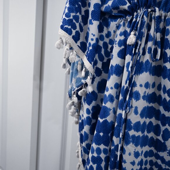 Alexis OS Julia Blue White Poncho Kaftan with Tassel - Picture 4 of 8